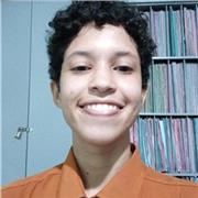 Professora de química dá aulas de ciências e química